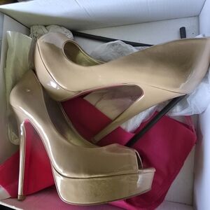 Shoe Dazzle Tan Platform Heels